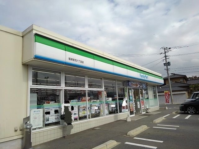 近くのファミリーマートまで450m(徒歩6分)