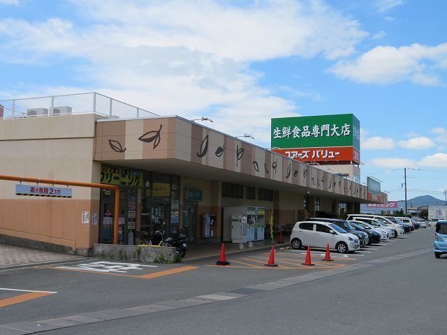 近くのユアーズバリュー仁井令店まで650m（徒歩9分）
