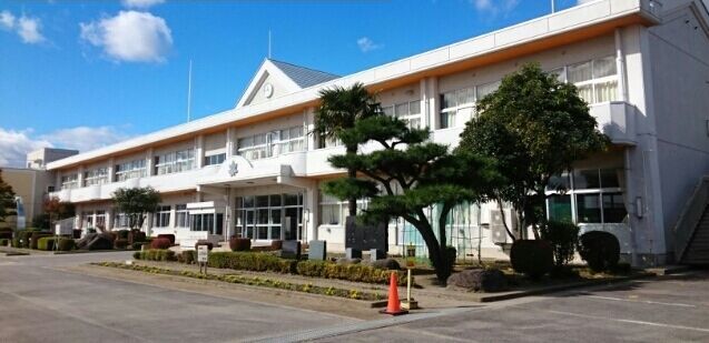 近くの埼玉小学校まで650m(徒歩9分)