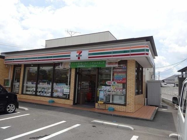 近くのコンビニまで140m（徒歩2分）