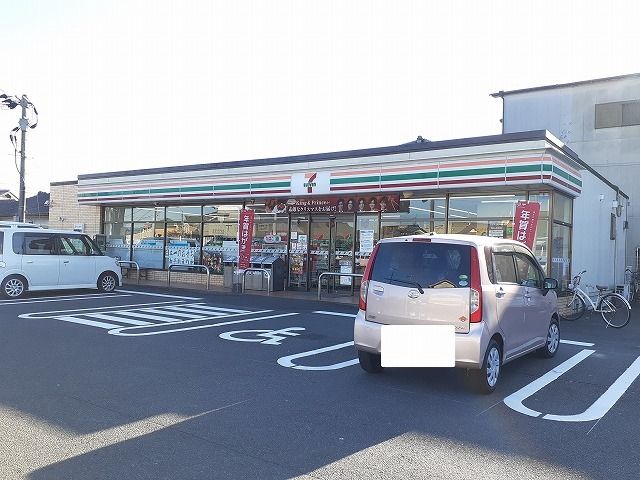 近くのセブンイレブン上川東二丁目店まで400m（徒歩5分）