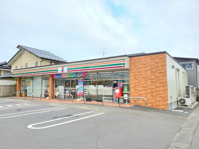 近くのセブンイレブン白石蔵王駅前店まで450m（徒歩6分）