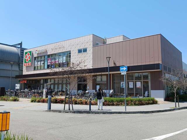 近くのライフ阪神鳴尾店様まで240m(徒歩3分)