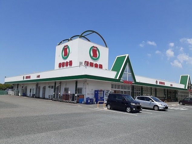 近くの新鮮市場まで750m（徒歩10分）