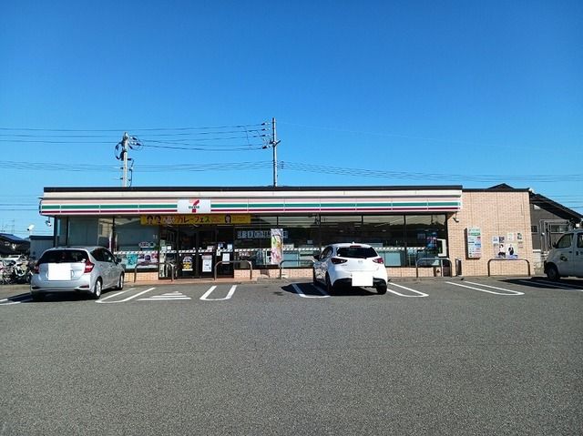 近くのセブンイレブン周南久米次郎丸店まで230m（徒歩3分）