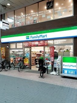 近くのコンビニまで266m（徒歩4分）