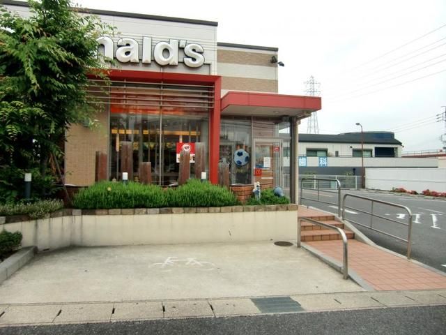 近くの飲食店まで950m（徒歩12分）