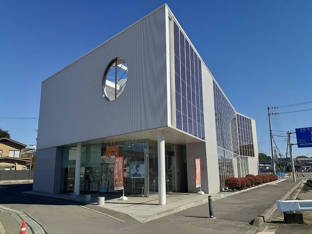 近くの諏訪信用金庫　宮川支店まで550m（徒歩7分）