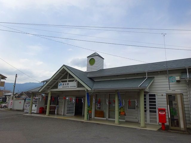 近くのＪＲ貞光駅まで890m（徒歩12分）