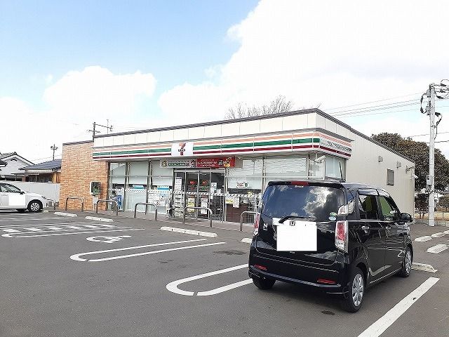 近くのセブンイレブン都城一万城町店まで300m（徒歩4分）