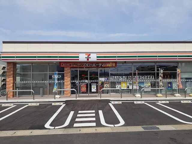 近くのコンビニまで1,250m（徒歩16分）