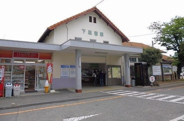 近くの下祇園駅まで1,190m（徒歩15分）