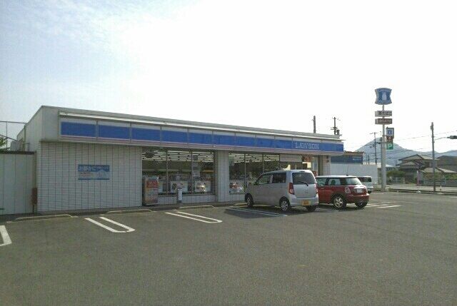 近くのローソン高松鶴市町店さんまで200m(徒歩3分)