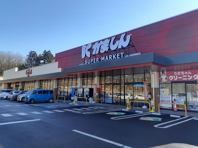 近くのカルナかましん市貝店まで3,000m(徒歩38分)