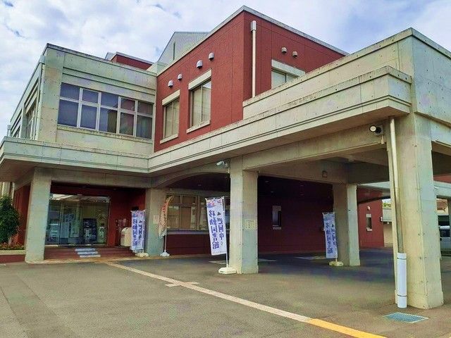 近くの紀の川市桃山支所様まで1,200m（徒歩15分）