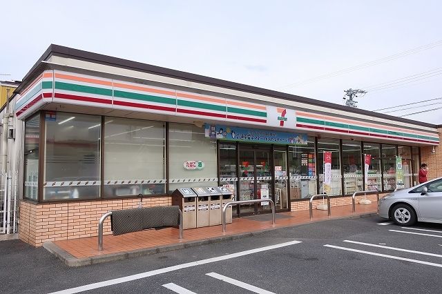近くのセブンイレブンまで250m(徒歩4分)