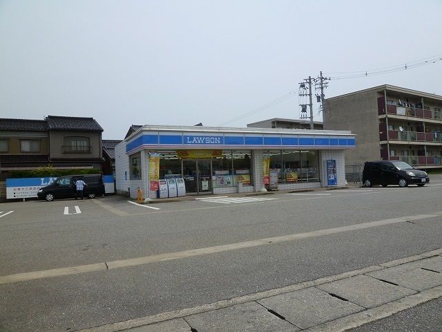 近くのコンビニまで550m（徒歩7分）