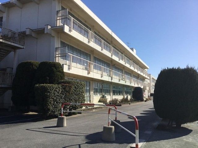 近くの幡羅小学校まで1,100m（徒歩14分）