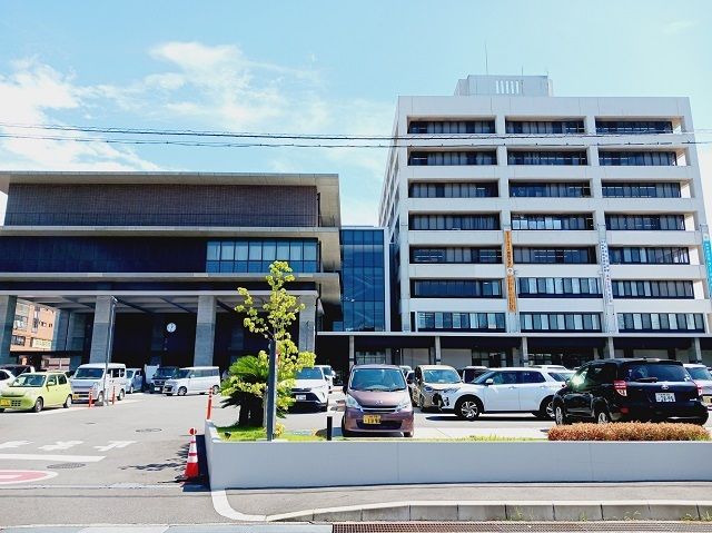 近くの宇和島市役所様まで1,900m（徒歩24分）