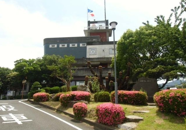 近くの湯河原町役場まで700m（徒歩9分）