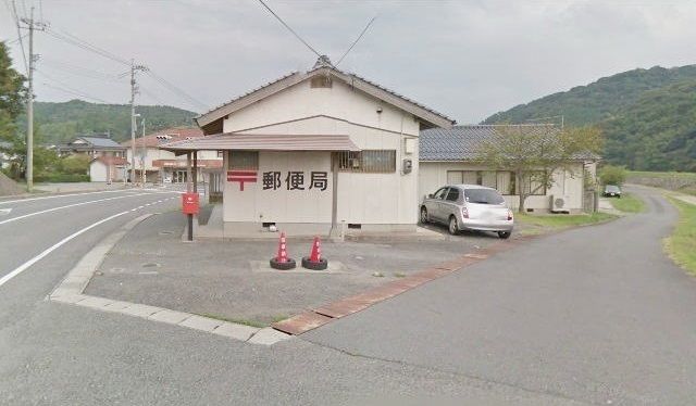 近くの郵便局まで1,300m（徒歩17分）