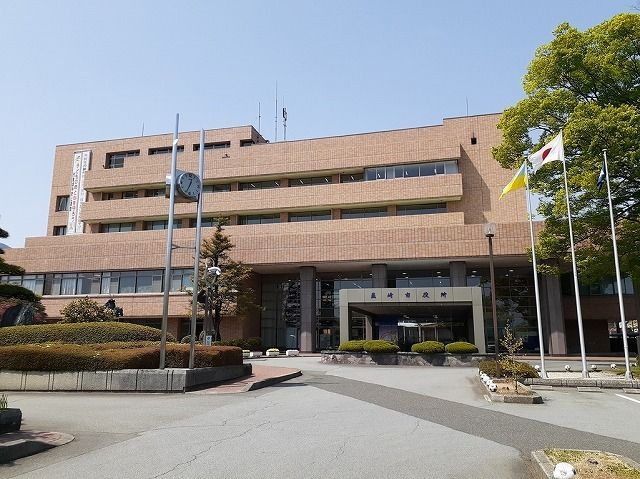近くの韮崎市役所まで2,100m(徒歩27分)