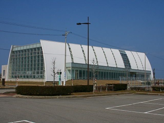 近くの海竜スポーツランドまで700m(徒歩9分)