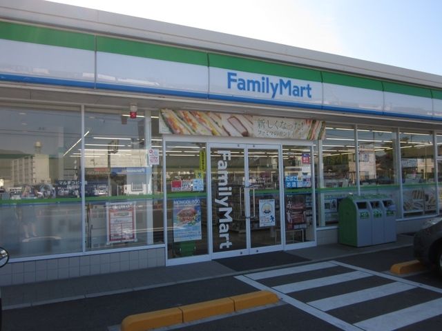 近くのファミリーマート玖珂インター店まで600m(徒歩8分)