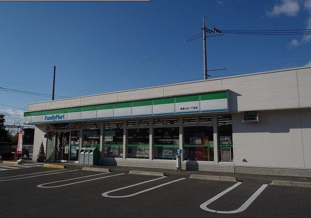 近くのコンビニまで800m（徒歩10分）