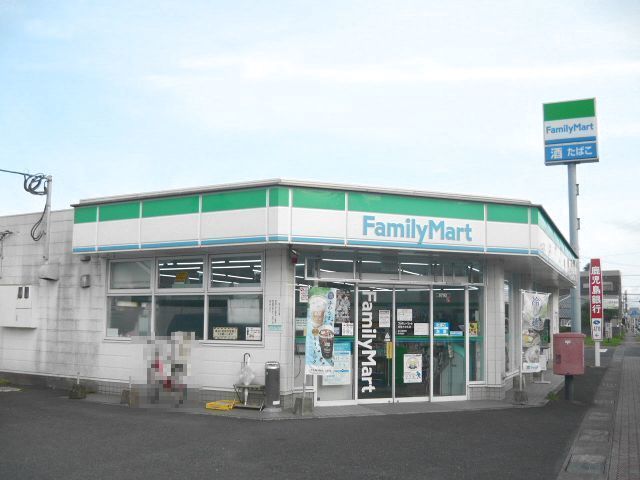 近くのコンビニまで220m（徒歩3分）