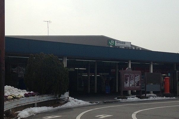 近くの府中本町駅まで100m(徒歩2分)