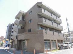 グリスィヌの外観画像