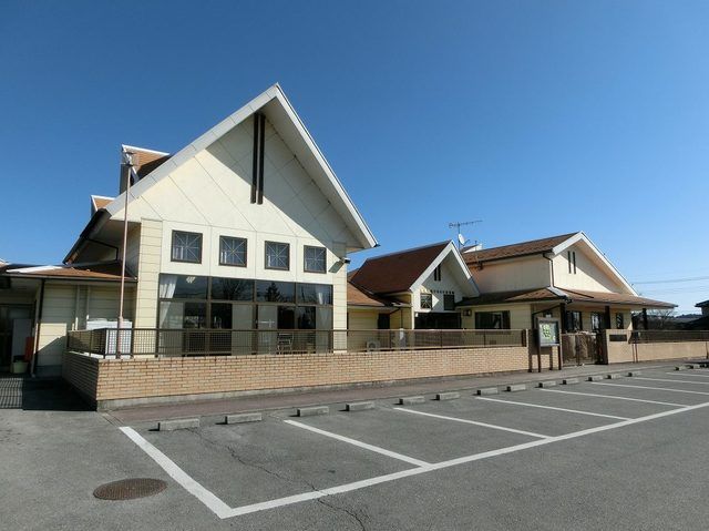 近くの幼稚園・保育園まで910m（徒歩12分）