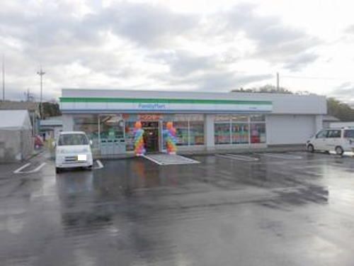 近くのコンビニまで650m（徒歩9分）