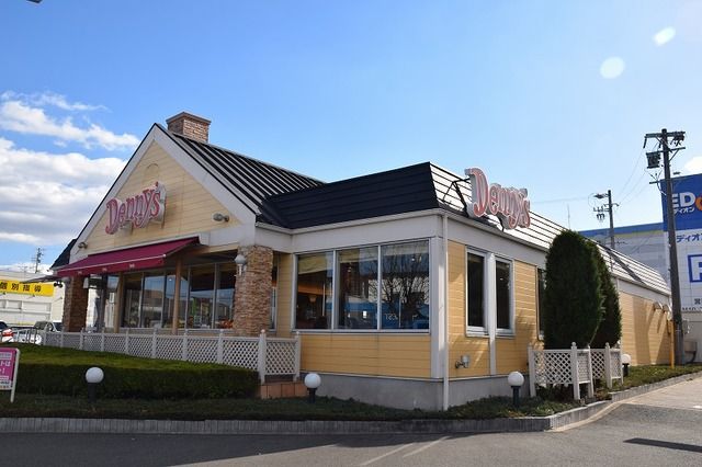 近くのデニーズ大府店まで850m（徒歩11分）
