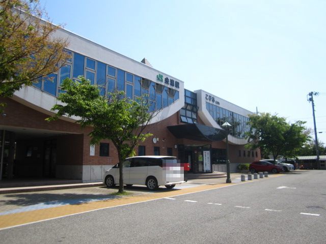 近くのＪＲ金浦駅まで300m（徒歩4分）