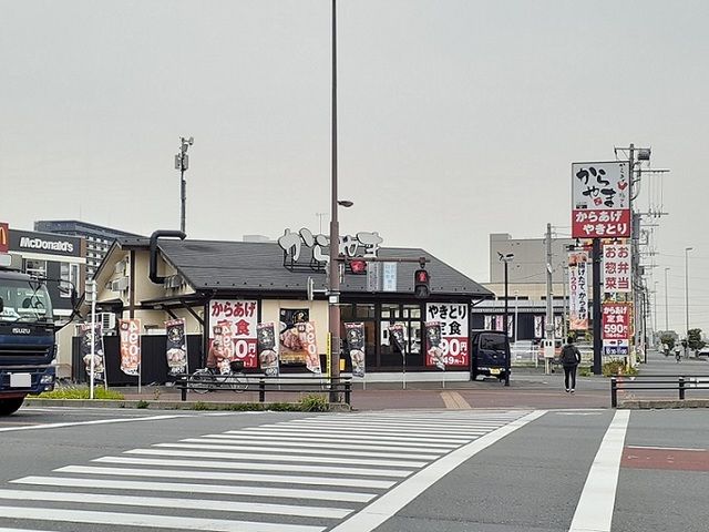 近くの飲食店まで500m（徒歩7分）