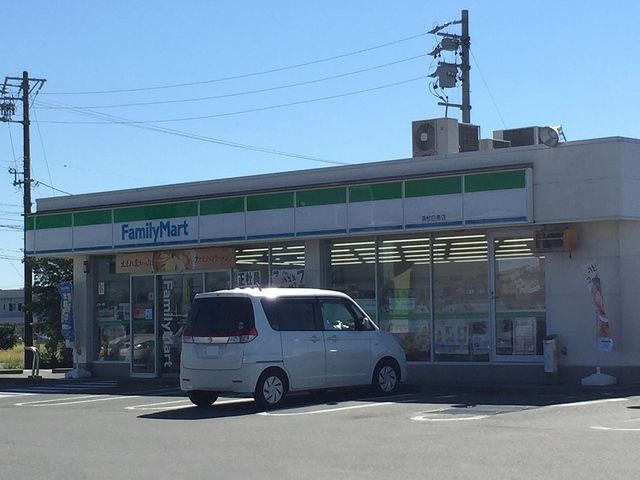 近くのファミリーマート浜松白鳥店まで650m(徒歩9分)