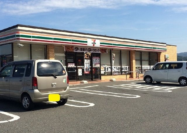 近くのセブンイレブンまで450m(徒歩6分)