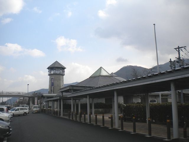 近くの貞光ゆうゆう館さんまで350m(徒歩5分)