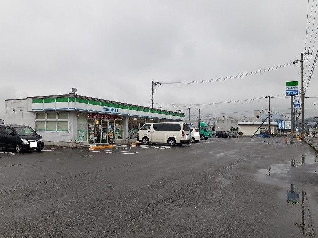 近くのコンビニまで550m（徒歩7分）