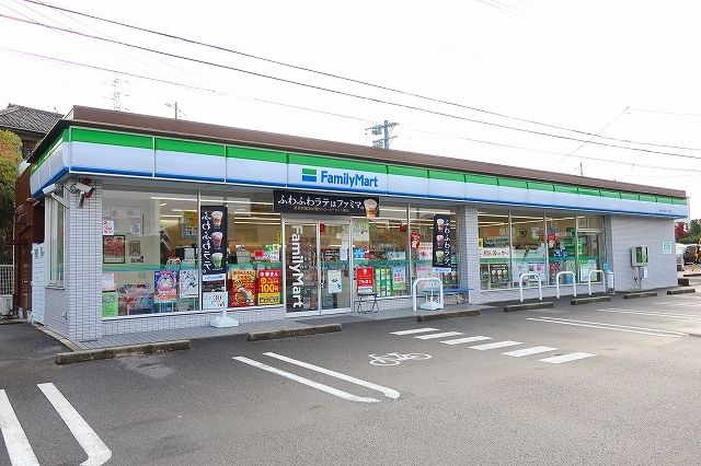 近くのコンビニまで1,100m（徒歩14分）