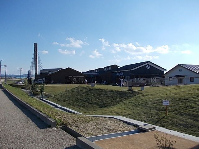 近くのひみ番屋街まで1,100m(徒歩14分)