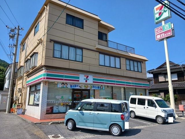 近くのセブンイレブン新南陽市役所前店まで200m(徒歩3分)