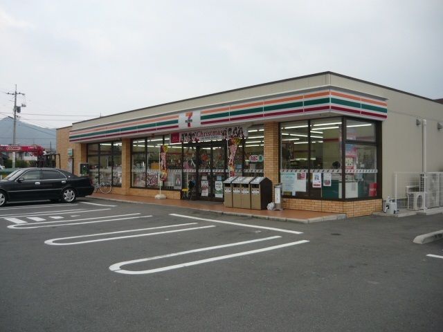 近くのコンビニまで1,700m（徒歩22分）