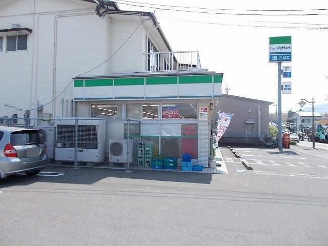 近くのファミリーマート清武今泉店まで130m（徒歩2分）