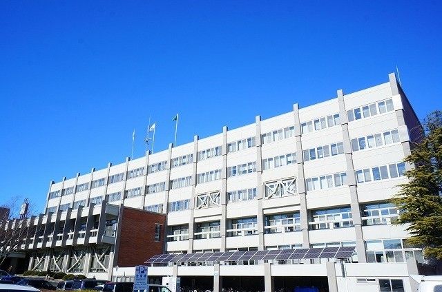 近くの役所まで1,100m（徒歩14分）