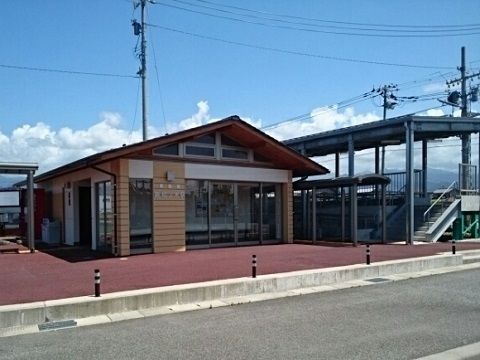 近くの新相ノ木駅まで555m（徒歩7分）