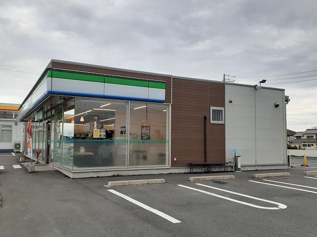 近くのファミリーマート 浜松白昭店まで1,200m(徒歩15分)