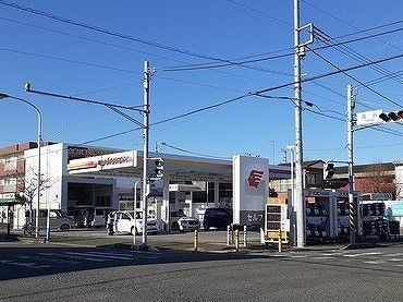 近くのガソリンスタンドまで350m（徒歩5分）